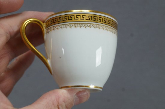 【リモージュ・ゲラン】金彩が施されたメアンドロス柄のデタミスカップ＆ソーサー、1900年代初期