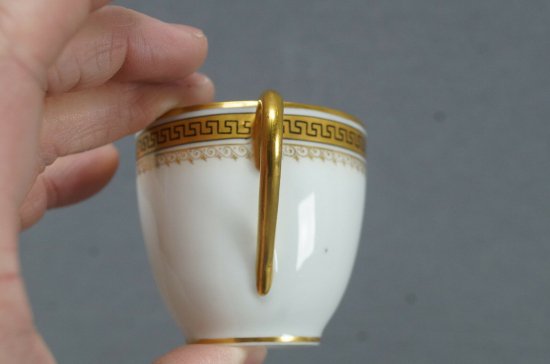 【リモージュ・ゲラン】金彩が施されたメアンドロス柄のデタミスカップ＆ソーサー、1900年代初期