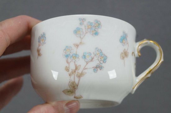 【リモージュ・GDM】わすれな草が手描きで描かれた、ブルーのカップ＆ソーサー4セット、1891年頃