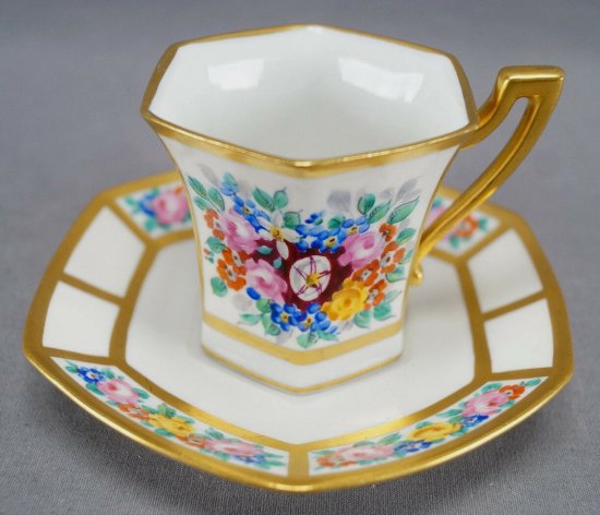 【T&V・リモージュ】手描きの花が描かれた、ゴールドのチョコレートカップ＆ソーサー、アールデコ調
