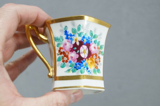 【T&V・リモージュ】手描きの花が描かれた、ゴールドのチョコレートカップ＆ソーサー、アールデコ調