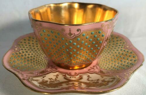 コールポート　ピンクの下地にターコイズジュエルのカップ＆ソーサー