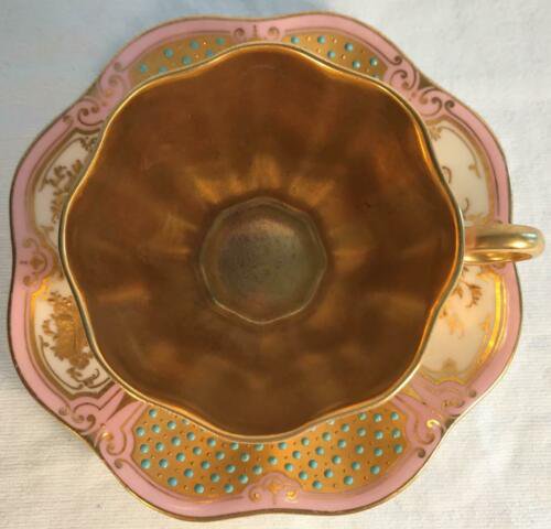 コールポート　ピンクの下地にターコイズジュエルのカップ＆ソーサー