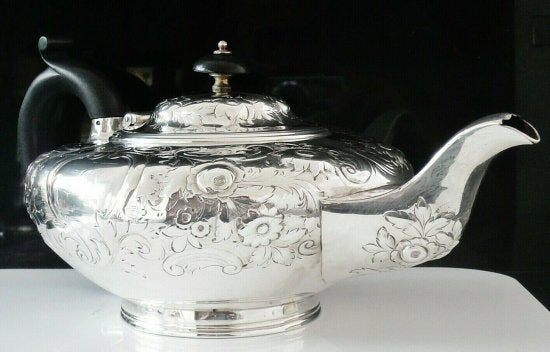 【アンティーク・イギリス製】シルバーティーポット、1835年