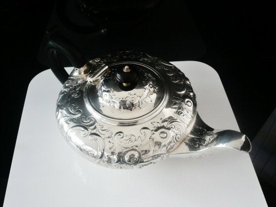 【アンティーク・イギリス製】シルバーティーポット、1835年