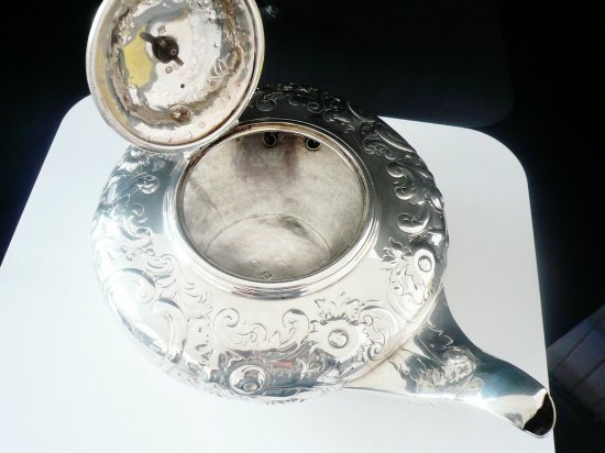 【アンティーク・イギリス製】シルバーティーポット、1835年