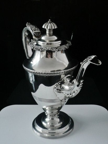 アンティーク・イギリス製　ジョン・ロビンズによるシルバーコーヒーポット、1788年