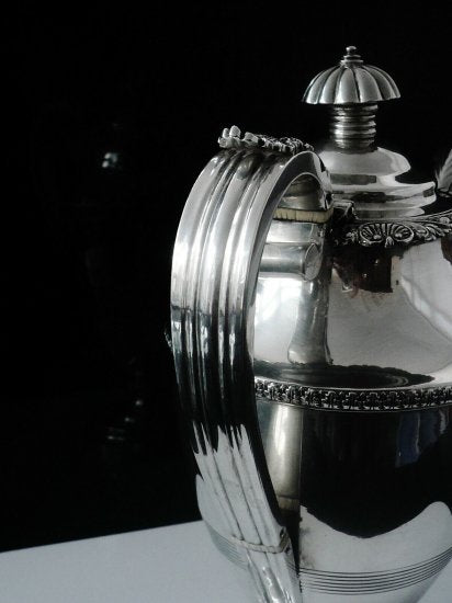 アンティーク・イギリス製　ジョン・ロビンズによるシルバーコーヒーポット、1788年