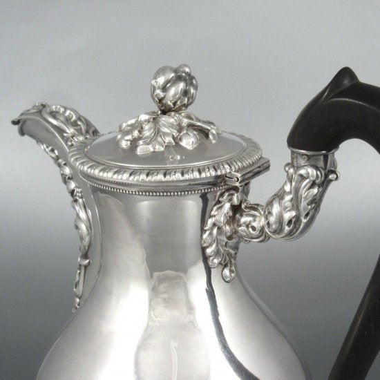 【フランス製・アンティーク】スターリング銀製のシルバーコーヒーポット、1838〜1840年頃