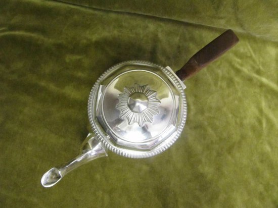 【フランス製】丸ひだ装飾のシルバーティーポット、20世紀初期