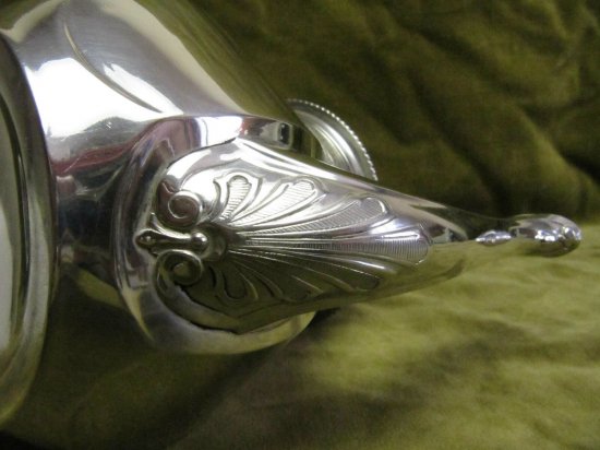 【フランス製】丸ひだ装飾のシルバーティーポット、20世紀初期