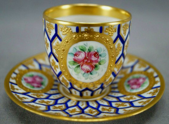 【ドレスデン】フランツィスカ・ヒルシュ、コバルトとピンクの薔薇、蜂の巣状のカップ＆ソーサー