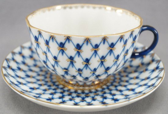【ロシア製・ロモノーソフ】コバルトブルーとゴールドの網目状コーヒーカップ＆ソーサー