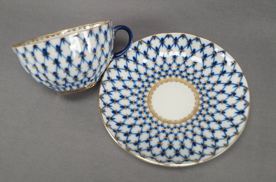 【ロシア製・ロモノーソフ】コバルトブルーとゴールドの網目状コーヒーカップ＆ソーサー