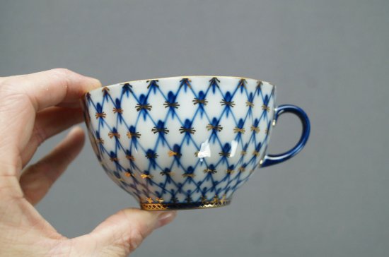 【ロシア製・ロモノーソフ】コバルトブルーとゴールドの網目状コーヒーカップ＆ソーサー