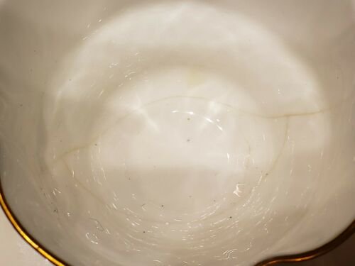 エインズレイ　1930年代　花の持ち手　ホワイト　ピンク　ティーカップ  ソーサー　セット　ゴールド縁取り