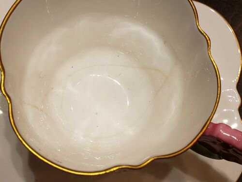 エインズレイ　1930年代　花の持ち手　ホワイト　ピンク　ティーカップ  ソーサー　セット　ゴールド縁取り