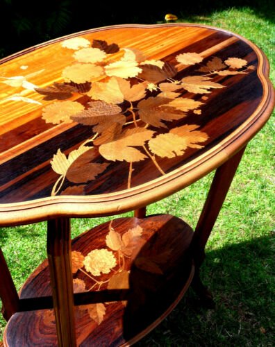 エミール・ガレのマルケトリ技法を使ったテーブル　蝶とアジサイ