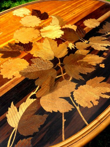 エミール・ガレのマルケトリ技法を使ったテーブル　蝶とアジサイ