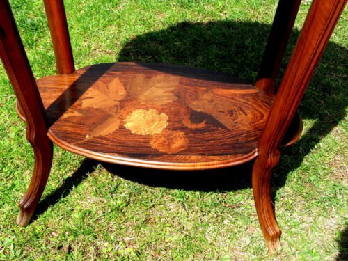 エミール・ガレのマルケトリ技法を使ったテーブル　蝶とアジサイ