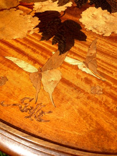 エミール・ガレのマルケトリ技法を使ったテーブル　蝶とアジサイ