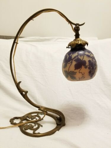 エミール・ガレ  ブドウのデスクランプ　アールヌーヴォー　フランス　1900年代　エッチング加工　ガラス