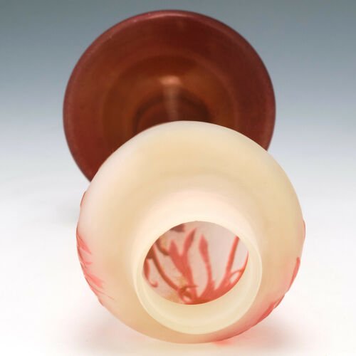 エミール・ガレ  カメオガラス  ダリアの花の花瓶　1900年頃