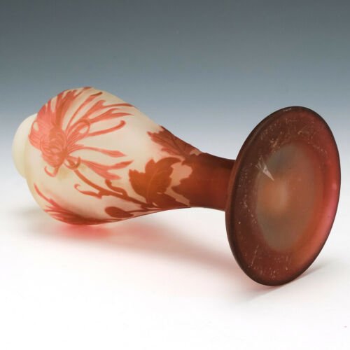 エミール・ガレ  カメオガラス  ダリアの花の花瓶　1900年頃