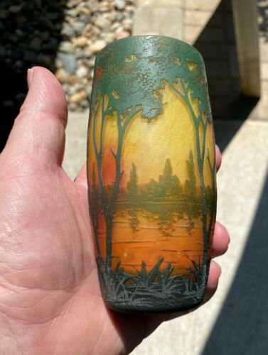 1910年代　ドームナンシー　小さめの情景（風景）のカメオガラス花瓶