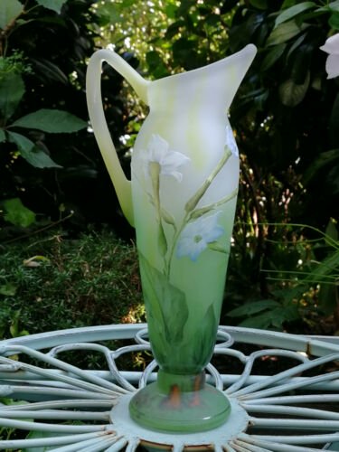 ドームナンシー （ドーム兄弟）百合の花が描かれた水差し