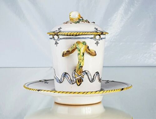 エミールガレ初期作品 紋章の陶磁器カップ＆ソーサー – アンティーク