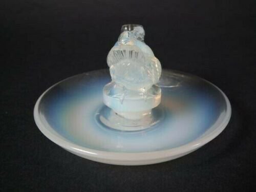 ルネ・ラリック　オパルセントグラス “2羽の鳩”アッシュトレイ