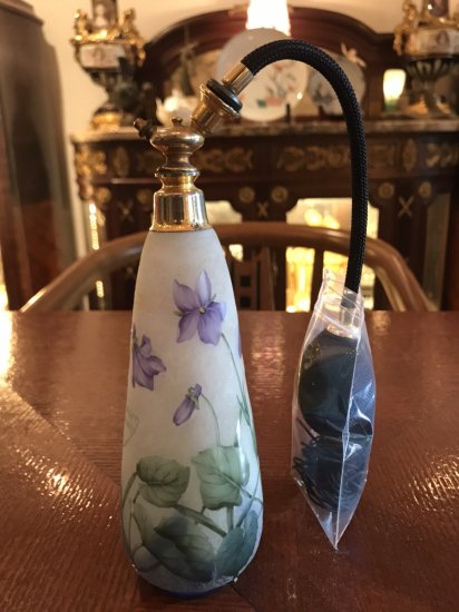 五十嵐様取り置き商品です。ドーム兄弟（ドームナンシー ）スミレの花の香水瓶