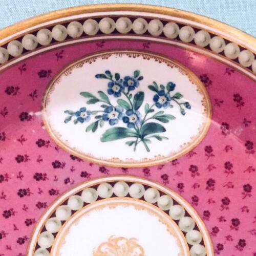 アンティーク　ロイヤル・ヴィエナ　ゾアゲンタール時代　18世紀　(1784年から1805年)　カップとソーサー