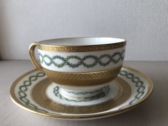 アンティーク　ミントン　金彩とオリーブ文様のティーカップ&ソーサー