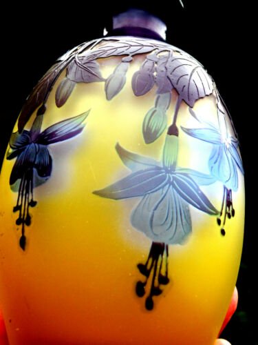 エミールガレ　フクシアの花の花瓶