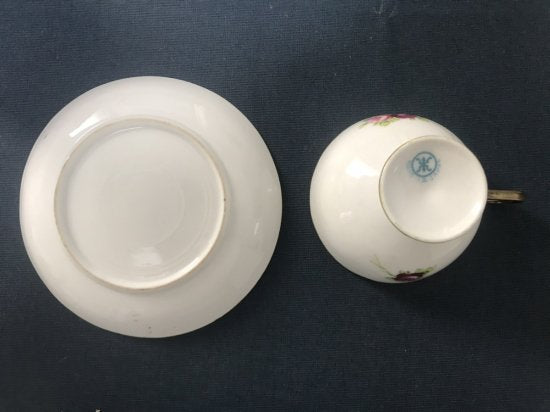 オールドノリタケ アールヌーボー様式 赤地にピンクローズと金彩のティーカップ(即日発送商品)