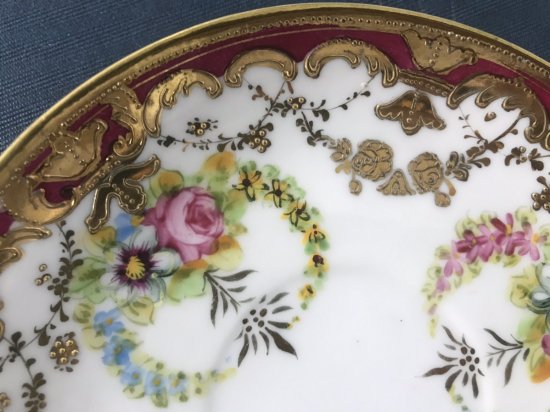 オールドノリタケ アールヌーボー様式 赤地にピンクローズと金彩のティーカップ(即日発送商品)