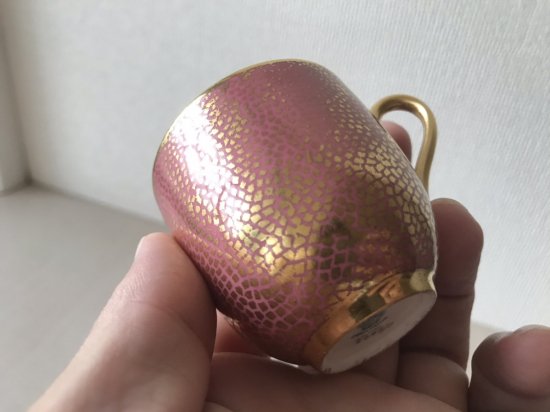 コールポート　ピンクモザイクとゴールドのデミタス　カップ＆ソーサー　1750年製