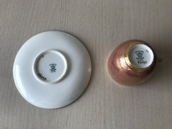 コールポート　ピンクモザイクとゴールドのデミタス　カップ＆ソーサー　1750年製