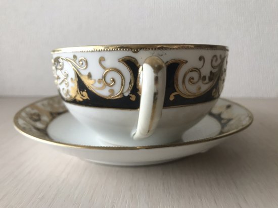 オールドノリタケ　黒と金彩のアールヌーボー文様カップ＆ソーサー