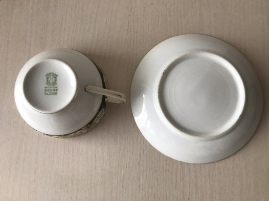 オールドノリタケ　黒と金彩のアールヌーボー文様カップ＆ソーサー