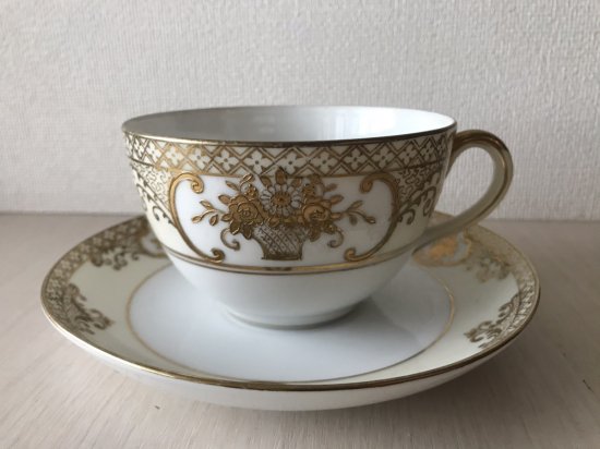 オールドノリタケ　白と金彩のアールヌーボー文様カップ＆ソーサー