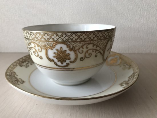 オールドノリタケ　白と金彩のアールヌーボー文様カップ＆ソーサー
