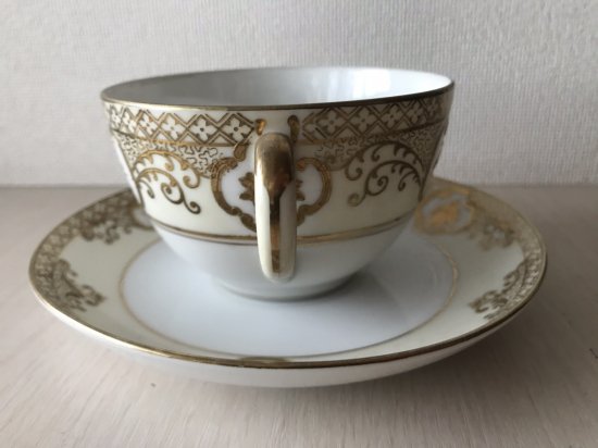 オールドノリタケ　白と金彩のアールヌーボー文様カップ＆ソーサー