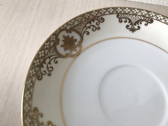 オールドノリタケ　白と金彩のアールヌーボー文様カップ＆ソーサー