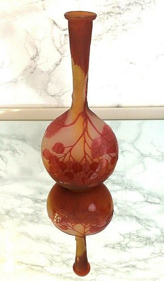 エミールガレ アールヌーヴォー期　赤すぐりガラス花瓶 1904年作品