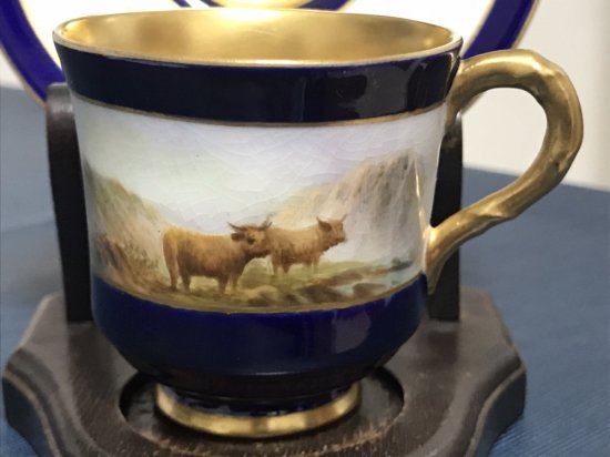 ロイヤルウースター　アカシカと牛のデミタスカップ＆ソーサー