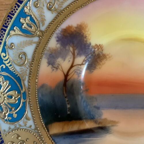 日本製ノリタケ　金彩　磁器トリオ（コテージ＆木のデザイン　豪華な金彩）