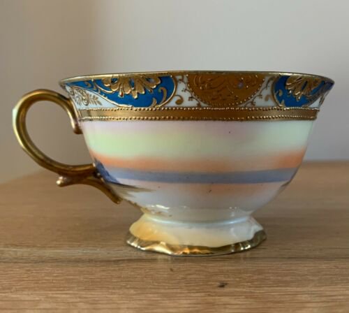 日本製ノリタケ　金彩　磁器トリオ（コテージ＆木のデザイン　豪華な金彩）